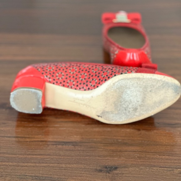 Ferragamo candy apple red - Picture 5 of 5